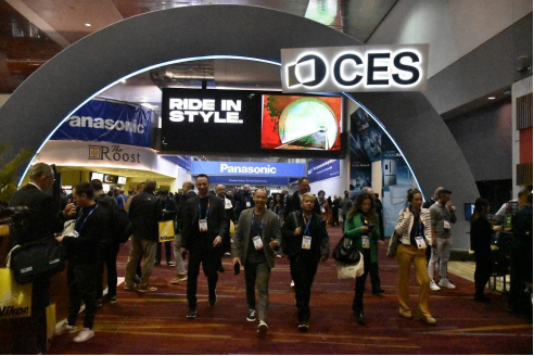 AI+机器人炫技国际消费电子展